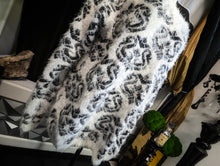 Load image into Gallery viewer, New Woman Design Damask Design Faux Fur Sweater XL