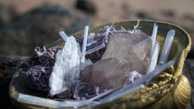 Load image into Gallery viewer, Amethyst Quart Selenite Crystal &amp; Artificial Moss in Seashell
