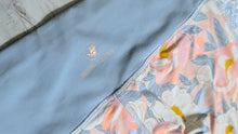 Load image into Gallery viewer, Body Glove Pastel Floral Capri Leggings XL
