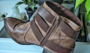 Blowfish Tan Vegan Leather Western Buckle Ankle Boots 9/9.5