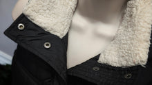Load image into Gallery viewer, Roxy Black Puffer Vest XS-SM
