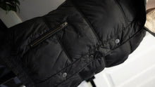 Load image into Gallery viewer, Roxy Black Puffer Vest XS-SM
