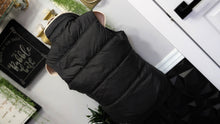 Load image into Gallery viewer, Roxy Black Puffer Vest XS-SM
