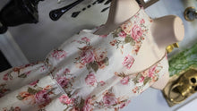 Load image into Gallery viewer, Emi &amp; Joe Floral Rose Surplice Blouse MD
