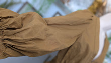 Load image into Gallery viewer, Banana Republic Tan Long Sleeve Blouse Top SM-MD
