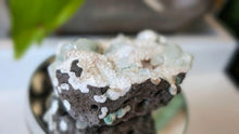 Load image into Gallery viewer, 2.5" Green Apophyllite Heulandite Zeolite Cluster
