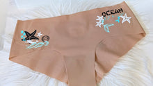 Load image into Gallery viewer, Ocean Drip &amp; Salt Life Hibiscus &amp; Starfish Panties XL
