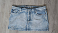 Load image into Gallery viewer, American Eagle Denim Jean Skirt sz12
