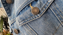 Load image into Gallery viewer, CiSono Frayed Wash Denim Jacket MD
