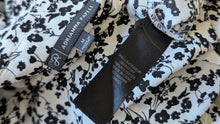 Load image into Gallery viewer, Adrianna Papell B&amp;W Floral Blouse Top MD
