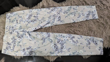 Load image into Gallery viewer, Cambio Cornflower Floral Trouser Pants sz32
