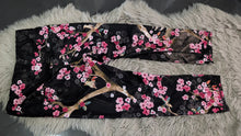 Load image into Gallery viewer, Yoga Democracy Cherry Blossom Capri Leggings LG
