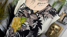 Load image into Gallery viewer, N.W.D. Tropical Side Buckle Blouse Top XL
