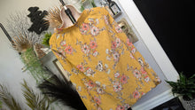 Load image into Gallery viewer, Nine Britton Farmhouse Floral Tunic Blouse MD
