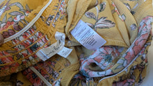 Load image into Gallery viewer, Nine Britton Farmhouse Floral Tunic Blouse MD
