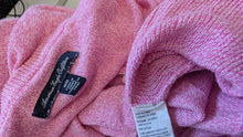 Load image into Gallery viewer, American Eagle Outfitters Pink Sweater Top MD
