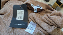 Load image into Gallery viewer, Fashion Nova Ribbed Velvet Sweater SM NWT
