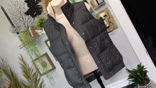Load image into Gallery viewer, Roxy Black Puffer Vest XS-SM
