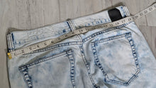 Load image into Gallery viewer, Men's Marc Echo Cut &amp; Sew Lightwash  Denim Jeans sz34
