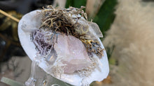 Load image into Gallery viewer, Aura Quartz, Selenite Crystal &amp; Artificial Moss in Seashell (stand Included)
