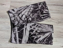 Load image into Gallery viewer, Tony Hawk Reflex Stretch Board Shorts sz38
