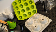 Load image into Gallery viewer, Kitchen Tools &amp; Utensils Lot
