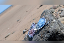 Load image into Gallery viewer, Amethyst &amp; Crackle Quartz Crystal  Seashells 2pcs
