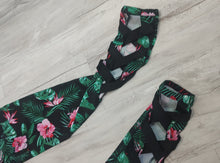 Load image into Gallery viewer, Floral Tropical Leggings 2pc MD-LG
