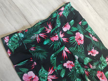 Load image into Gallery viewer, Floral Tropical Leggings 2pc MD-LG

