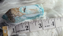 Load image into Gallery viewer, 3&quot; Caribbean Calcite Crystal Tower

