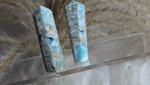 Load image into Gallery viewer, 1-2&quot; Caribbean Calcite Crystal Towers 2pcs
