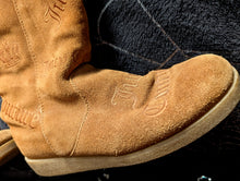 Load image into Gallery viewer, Tan Suede Juicy Couture Winter Tall Boots sz9
