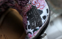Load image into Gallery viewer, Blowfish Black Malibu Yoga Sandals Sz8 - LIKE NEW
