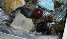 Load image into Gallery viewer, Luck Healing Gemstone Crystal Kit
