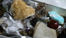 Load image into Gallery viewer, Luck Healing Gemstone Crystal Kit
