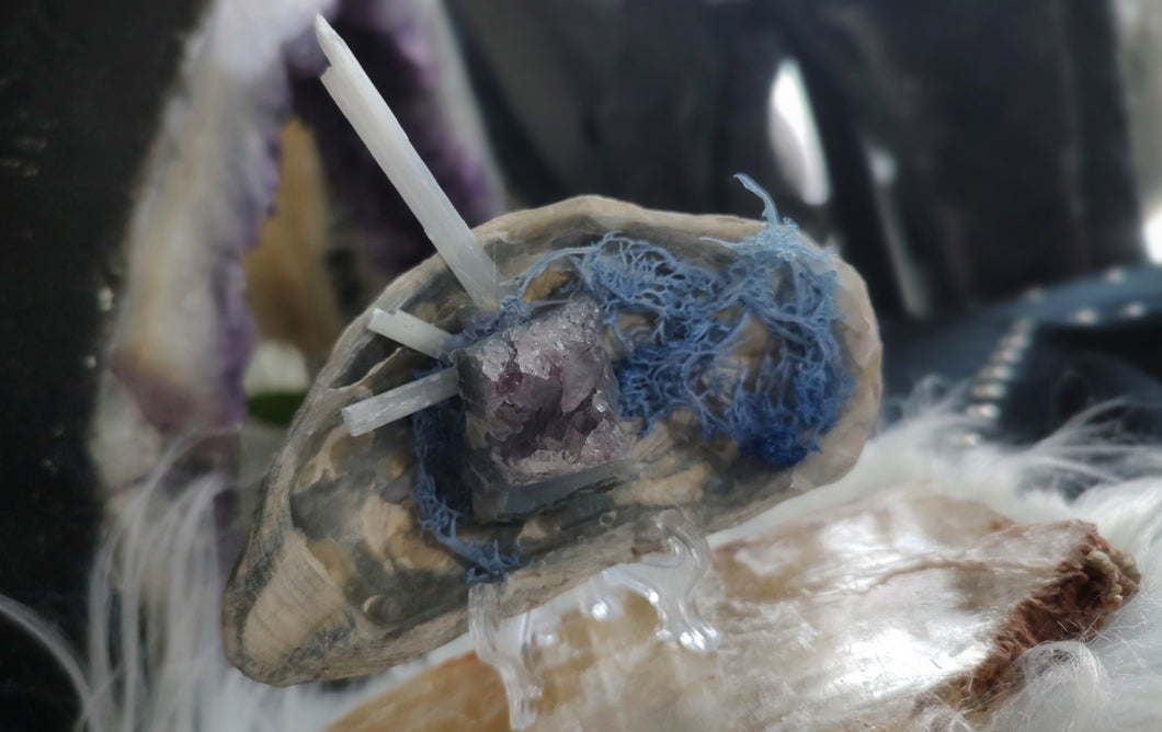 Amethyst Agate Selenite Crystal & Artificial Moss in Seashell