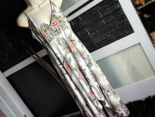Load image into Gallery viewer, Floral Hi-Low V-Neck Ruffled Dress XL
