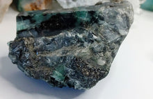 Load image into Gallery viewer, 3.5" Emerald in the Matrix
