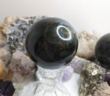 Load image into Gallery viewer, 2.5&quot; Labradorite Flash Sphere w/Glass Stand
