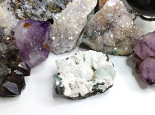 Load image into Gallery viewer, 2.5&quot; Green Apophyllite Heulandite Zeolite Cluster
