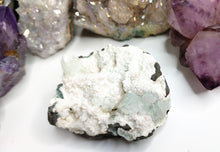 Load image into Gallery viewer, 2.5&quot; Green Apophyllite Heulandite Zeolite Cluster
