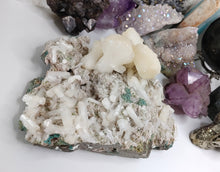 Load image into Gallery viewer, 5" Bulgarian Stilbite Quartz Crystal Cluster
