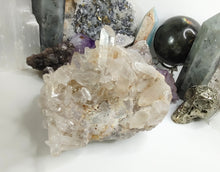 Load image into Gallery viewer, 5-5.5" Clear Quartz Crystal Cluster
