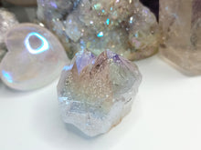 Load image into Gallery viewer, 1.5&quot; Angel Aura Amethyst Crystal Point
