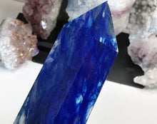 Load image into Gallery viewer, 10.5&quot; Volcano Smelt Quartz Crystal Pillar Tower
