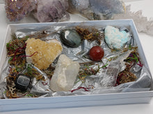 Load image into Gallery viewer, Luck Healing Gemstone Crystal Kit
