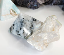 Load image into Gallery viewer, 1.5&quot; Rainbow Moonstone Flash Crystal Pyramid
