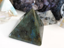 Load image into Gallery viewer, 2.5&quot; Labradorite Flash Crystal Pyramid
