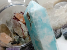 Load image into Gallery viewer, 4&quot; Caribbean Calcite Crystal Pillar Tower
