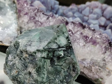 Load image into Gallery viewer, 3&quot; Emerald &amp; Mica Crystal Point
